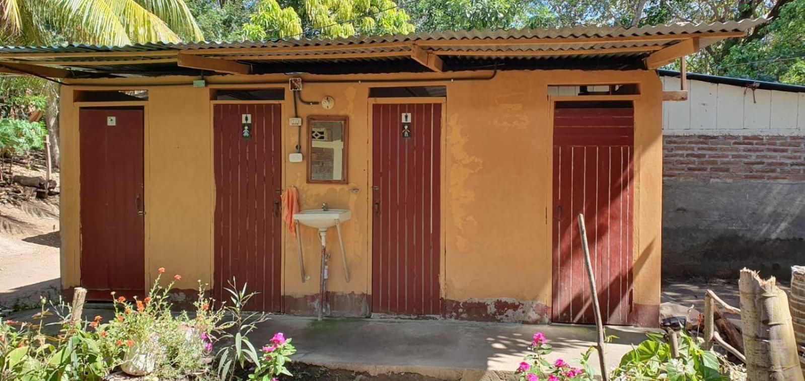 B&B, Family Run Homestay, Hospedaje La Penita Altagracia エクステリア 写真