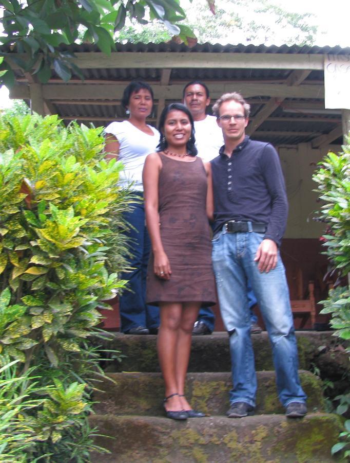 B&B, Family Run Homestay, Hospedaje La Penita Altagracia エクステリア 写真