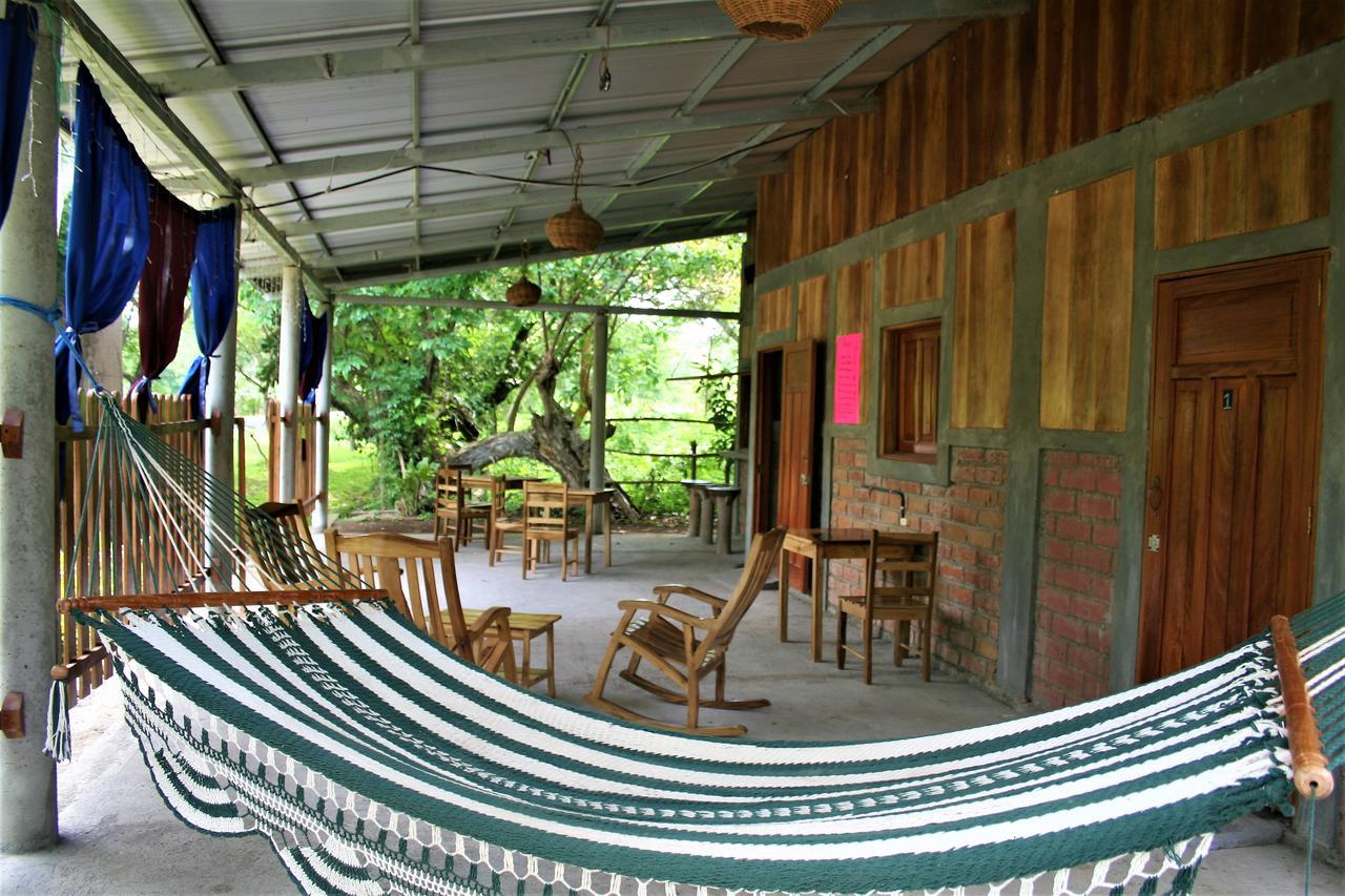B&B, Family Run Homestay, Hospedaje La Penita Altagracia エクステリア 写真