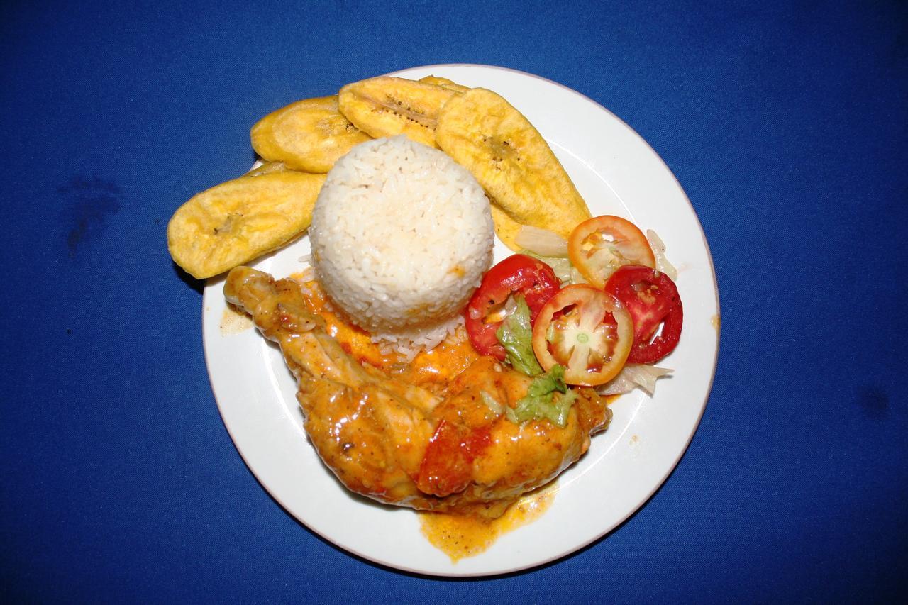 B&B, Family Run Homestay, Hospedaje La Penita Altagracia エクステリア 写真
