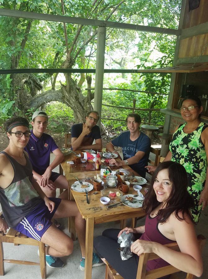 B&B, Family Run Homestay, Hospedaje La Penita Altagracia エクステリア 写真